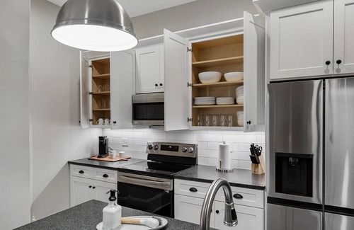 Clifton House | Sleeps 12- Two Fully Renovated Historic Homes
