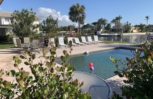Yacht Club House | Sleeps 16, Gulf Access, Heated salt Pool