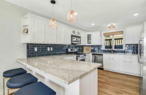 Brookfield House | Sleeps 16! Lake, Dock, Hot Tub, Deck, Fire Pit, Grill