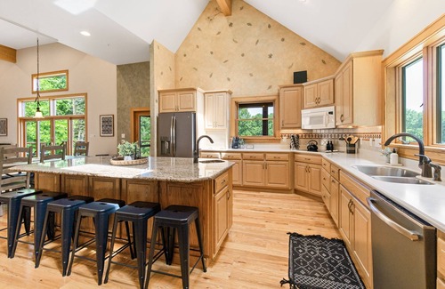 Rexmont House | Sleeps 19+, Horse barn, Hot Tub, Swing Set, Toy Room