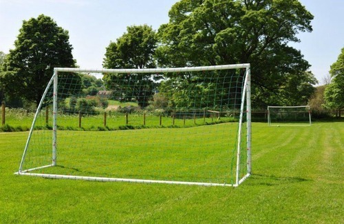 Chedworth House | Sleeps 30, 15 Bedrooms, Dogs Welcome, No smoking, Wood Burner, Wi-Fi, Courtyard Garden, Cot and High