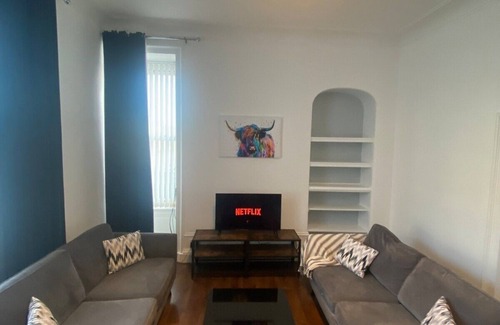 Sandhaven Apartment | sleeps 5, parking, pool table