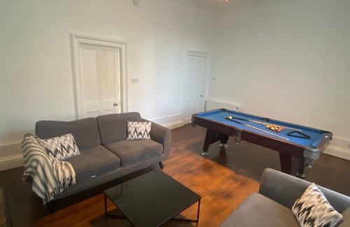 Sandhaven Apartment | sleeps 5, parking, pool table