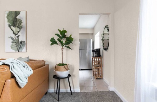 Sheboygan Apartment | Sleeps 7{SPACIOUS}Pets Welcome!