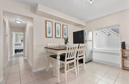 Sheboygan Apartment | Sleeps 7{SPACIOUS}Pets Welcome!