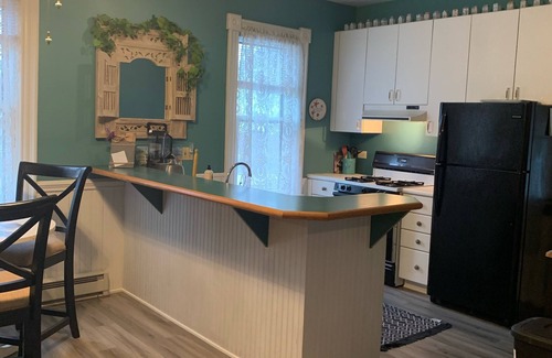 West Cape May House | Sleeps 8. Early check in by noon. Gardens are in Bloom , Pet friendly!