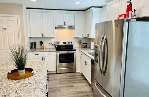 Buford House | Sleeps 8, Mall Of Georgia Area /Close to Lake Lanier
