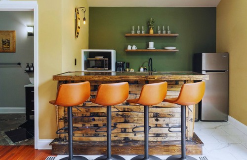 Frankfort House | Sleeps18~7500SqFt~Bourbon Trial~Creek~Sauna~Hot Tub~Themed Spaces~Luxe Amenities