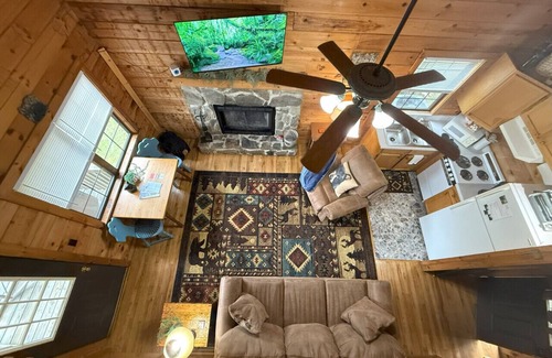 Maggie Valley Cabin | Sleepy Bear Log Cabin with View, WiFI