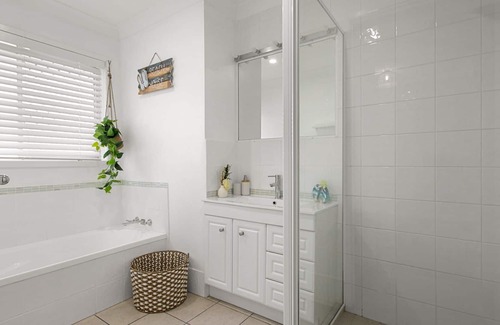 Golden Beach House | Slim Crescent 8, Golden Beach