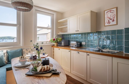 Salcombe Apartment | Slipways - an apartment that sleeps 4 guests in 2 bedrooms