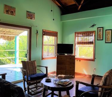 Caye Caulker Apartment | Slo-N-Ez Villa Terrace (Ocean View)
