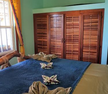 Caye Caulker Apartment | Slo-N-Ez Villa Terrace (Ocean View)