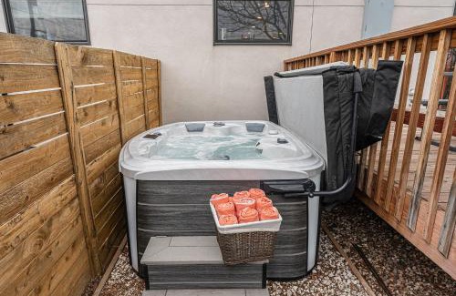 West Colfax House | Sloan's Lake Loft Hot Tub & Rooftop Patio