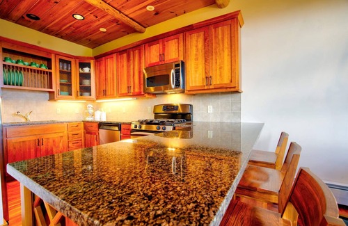 Stratton Mountain House | Slope side Stratton Condo - fully equipped and perfect for families