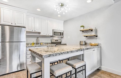 North Park City Condo | Slopes, Soaks & Park City Fun at Your Door