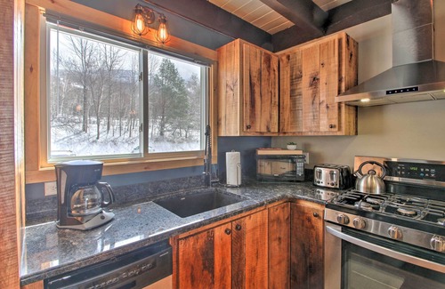 East Burke Condo | Slopeside Burke Mtn Condo w/Amenity Access!