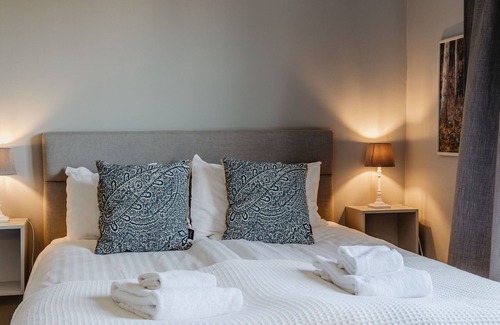 Huskvarna House | Slottsparken Motel