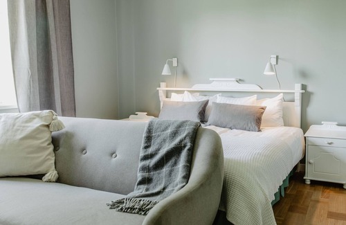 Huskvarna House | Slottsparken Motel
