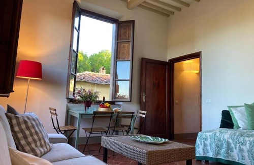 Camugliano Apartment | SLOW LIVING IN THE HEART OF TUSCAN HISTORY