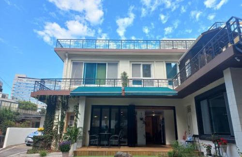 Myeongdong House | Slow Vibe Myeongdong