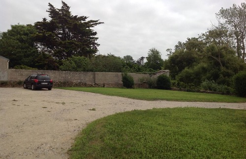 Lampaul-Plouarzel Cottage | Small Breton house 2 steps from the sea with terrace and large garden.