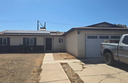 El Centro House | Small but cosey 4-bedroom house with AC, WiFi in lovely El Centro.
