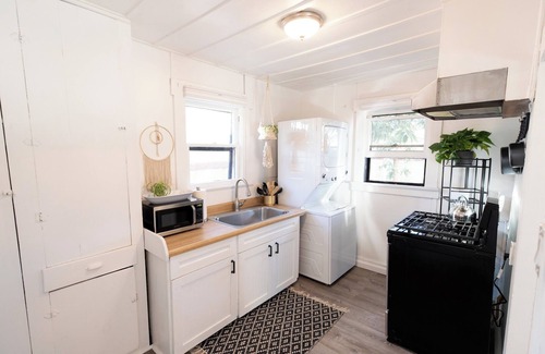 Oceano Cottage | Small Cottage near Pismo: Firepit, BBQ, Pet-Friendly, 5min to Ocean/15min to SLO