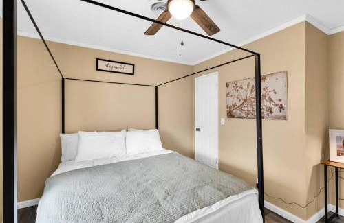 Rantoul House | Small cozy ranch
