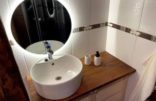 Rapla Apartment | Small & Cozy Studio Apartment - WiFi & Free Parking