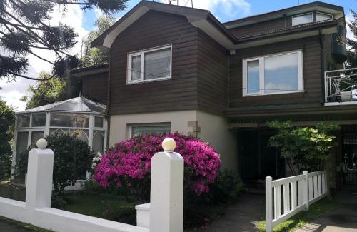 Temuco Hotel | Small Hotel Goblin´s House