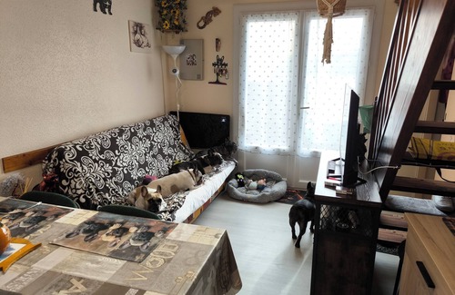 Saint-Pierre-la-Mer Condo | Small house on the seafront in a condominium Pets welcome