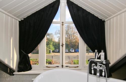 Vinkeveen Hotel | Small Luxury Boutique Hotel Wilma J