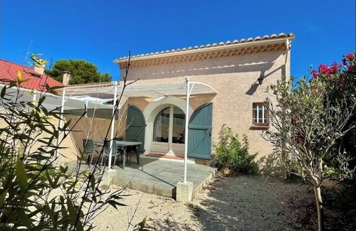 Rognac House | Small, quiet house with air conditioning + wifi for long stays