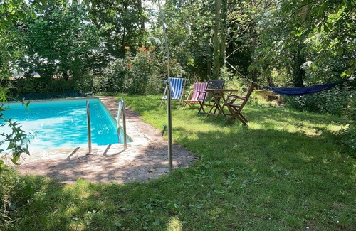Vöhl-Herzhausen Condo | Small romantic apartment with sauna, garden, pool