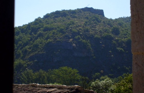 Cazals Apartment | Small studio for 2 in the gorges of the Aveyron