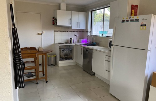 Hastings Villa | Small town charm, close to shops, beaches of your choosing and wineries.