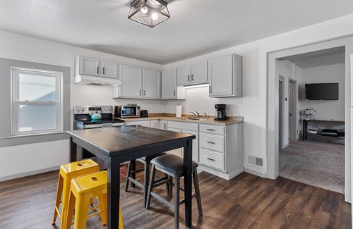Oconto House | Small Town Retreat- 5br- Movie Theater Room