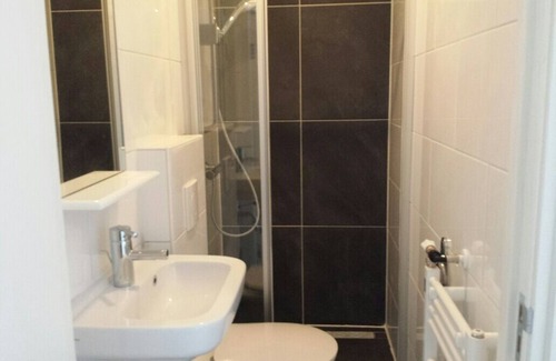 Utrecht Hotel | Small triple room, 1 km from center Utrecht