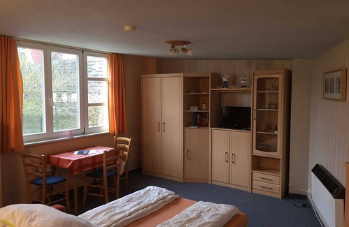 Monkebude Apartment | Small vacation home with WLAN near the water - Holiday home
