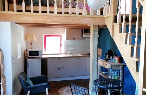 Meyrals House | Small vintage-style barn in an unspoilt setting