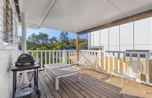 Gympie House | Small Warm cozy Cottage House