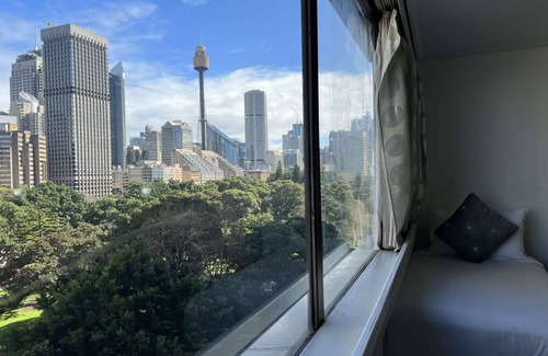 Darlinghurst Apartment | Smart Studio Sydney Hyde Park with City and Park Views