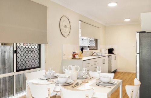 Acacia Ridge Apartment | Smart Suites Self Check-in Apartments 12 Stockport