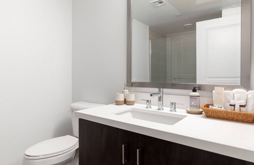 Westchester Apartment | Smart Westchester 1BR w/ Gym, Pool, nr. Venice Beach, by Blueground