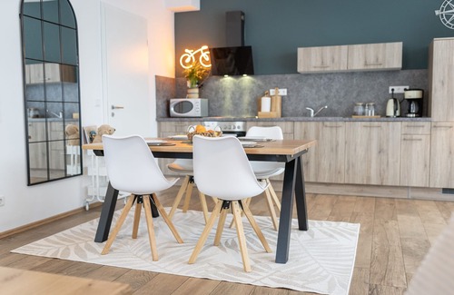 Bad Zwischenahn Apartment | SmartFewo: Sturmfrei | terrace | sauna | parking