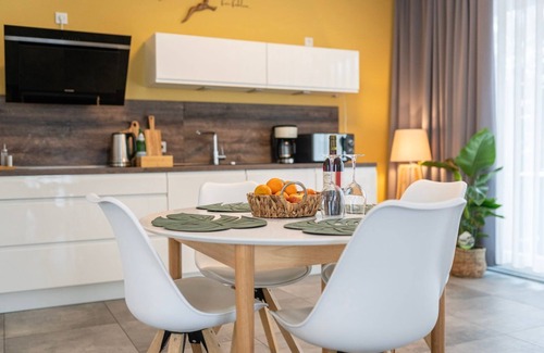 Bad Zwischenahn Apartment | SmartFewo: Wonder of nature | terrace | sauna | park - Residence by the small sea