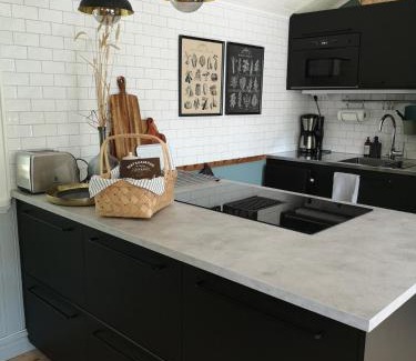 Lillykyrka House | Smedjan cottage