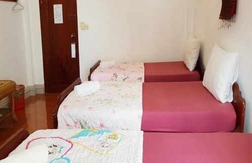 Taphul Village Area Bed & Breakfast | Smiley's Guesthouse : Triple Room- Fann