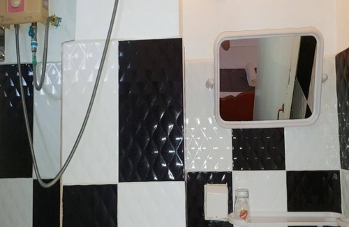 Taphul Village Area Bed & Breakfast | Smiley's Guesthouse : Twin Room (Fan & Hot Water)n